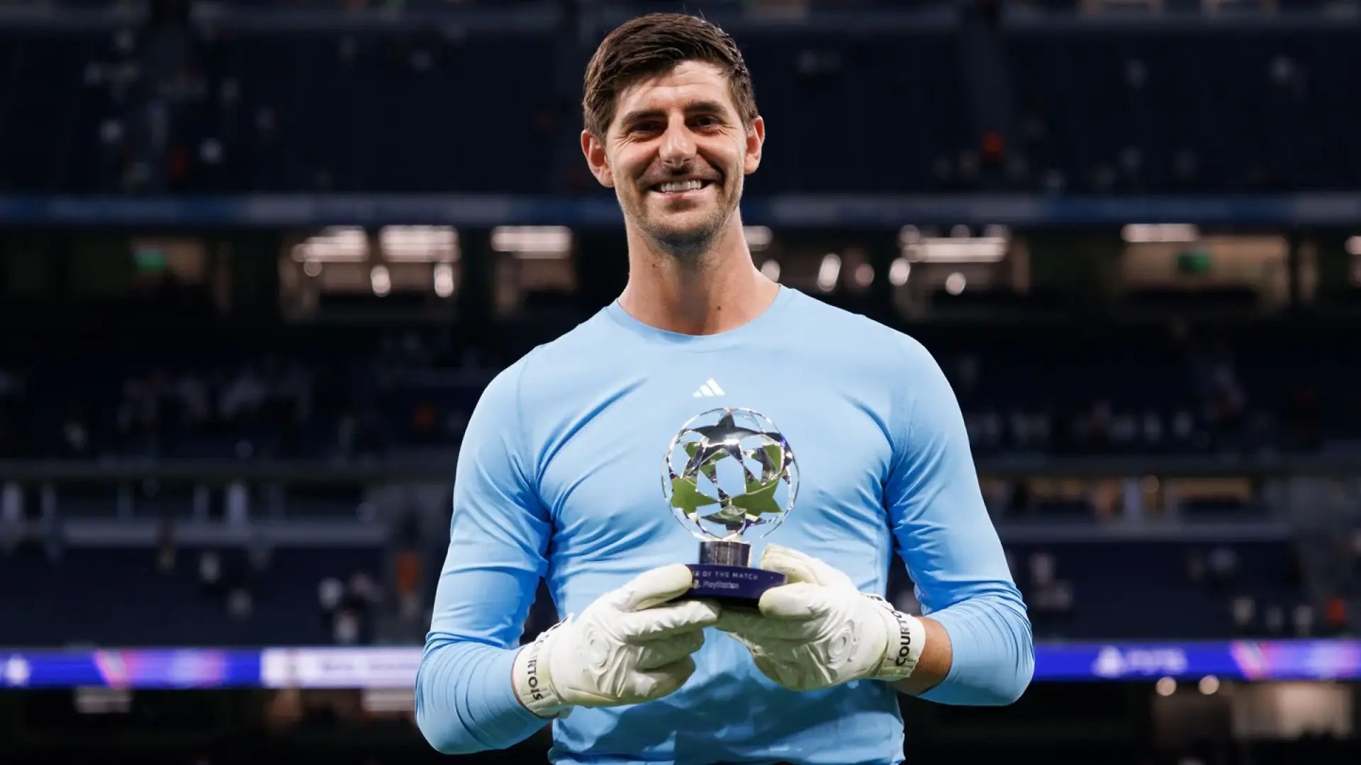 Courtois dấy lên tranh cãi ở Real Madrid