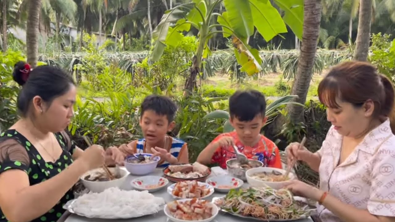 Ăn Hoài Nhưng Nhắc Tên Thôi Đã Thấy Thèm Bún Nước Lèo Heo Quay |Atml&family T639