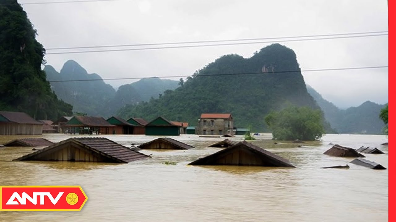 Mưa lũ kinh hoàng miền Trung làm 2 người thiệt mạng, hơn 1.500 ngôi nhà ngập trong biển nước | ANTV