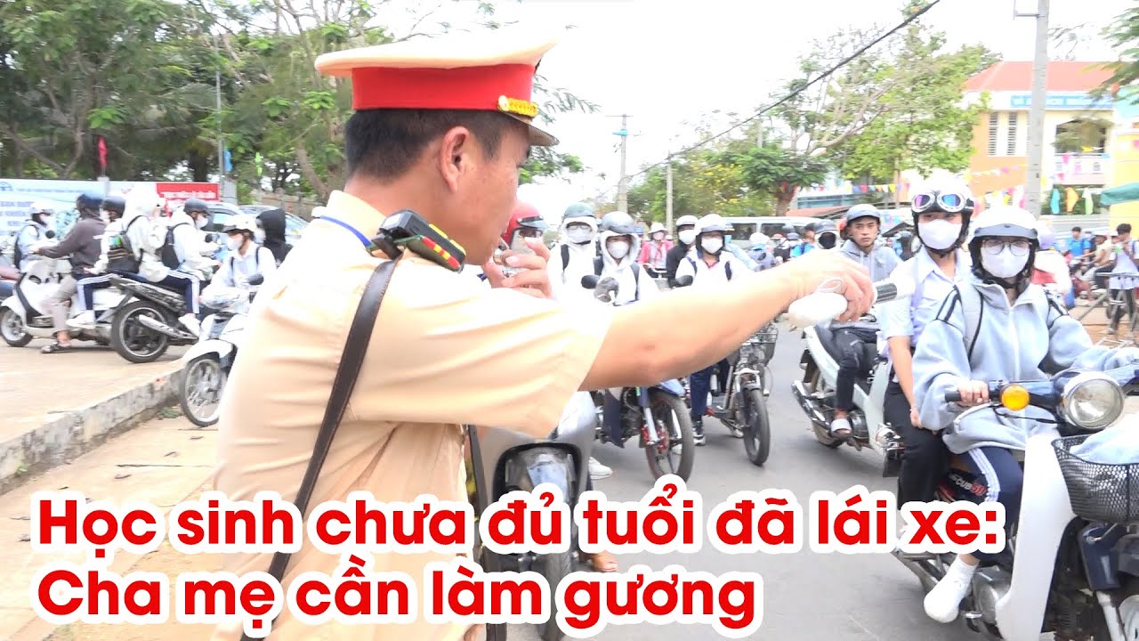 Học sinh chưa đủ tuổi đã lái xe: Cha mẹ cần làm gương