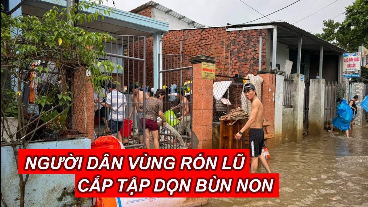 Người dân vùng rốn lũ Đà Nẵng cấp tập dọn bùn non | Báo Người Lao Động