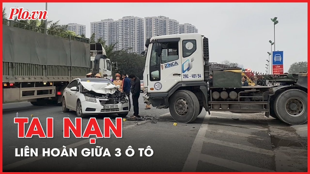 Tai nạn liên hoàn giữa 3 ô tô khiến Đại lộ Thăng Long ùn tắc - PLO