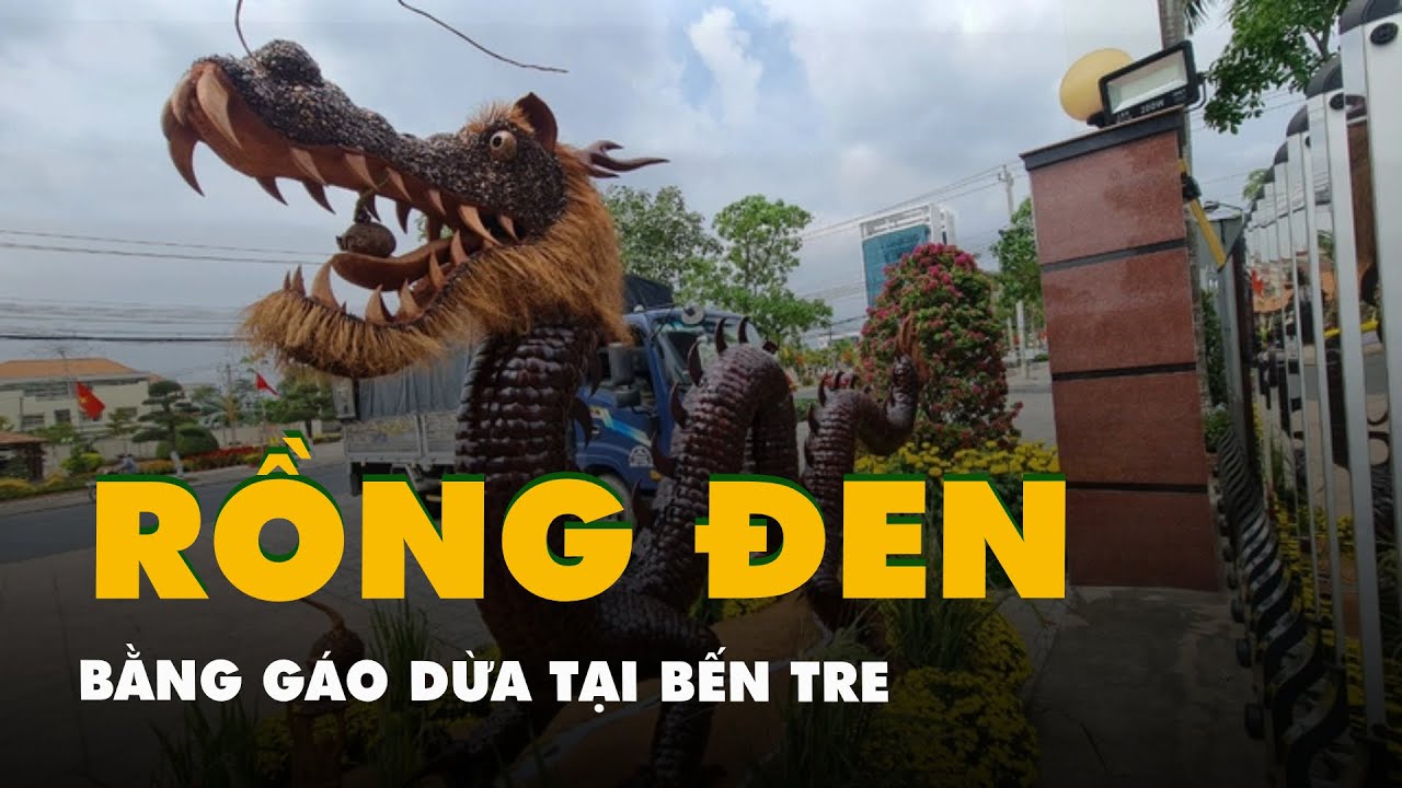 Rồng đen linh vật xuất hiện trước ngân hàng ở Bến Tre