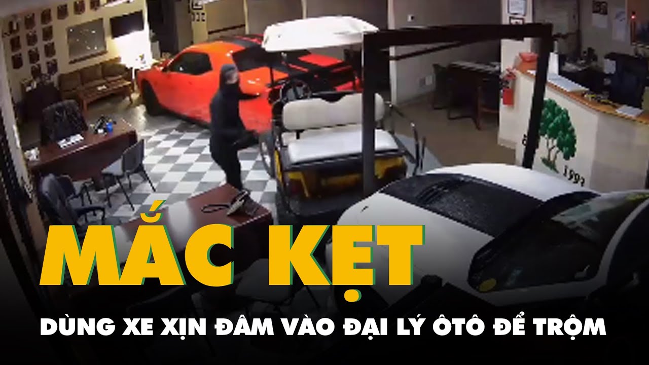 Dùng xe xịn đâm vào đại lý ô tô để trộm xe xịn hơn, rồi mắc kẹt