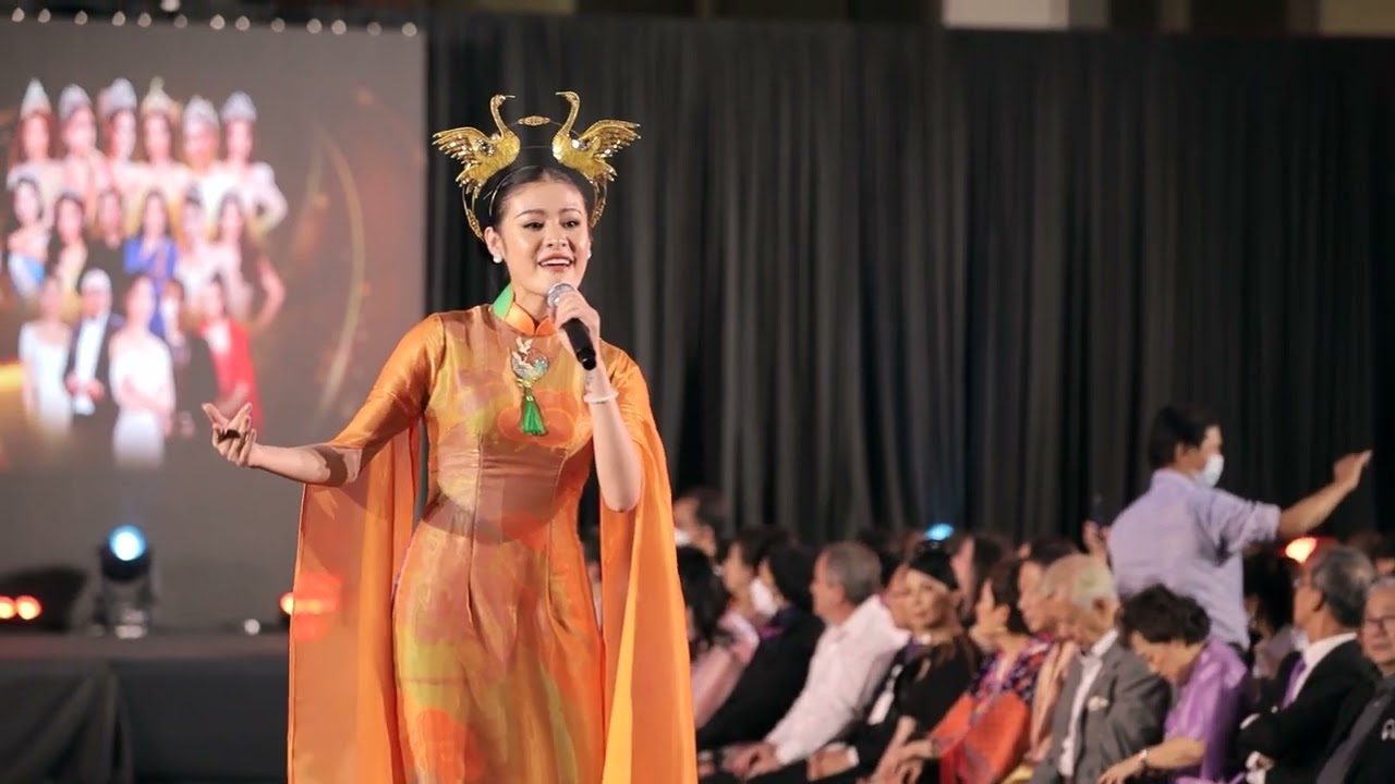 MỞ MÀN AO DAI MEET THAI SILK DEMO