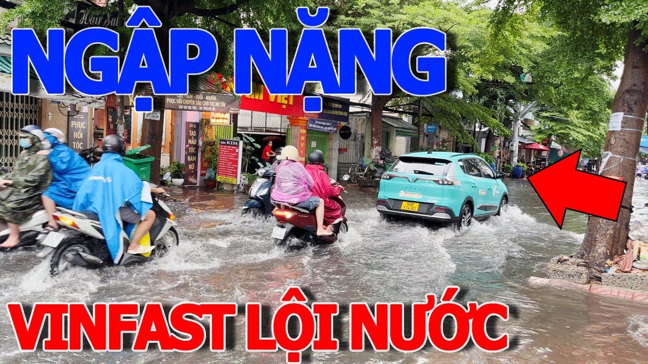 Thảm cảnh NGẬP NẶNG KHÔNG LỐI THOÁT gồng mình lội nước MÙA MƯA SÀI GÒN - NƯỚC CỐNG BAO VÂY KHẮP HẺM