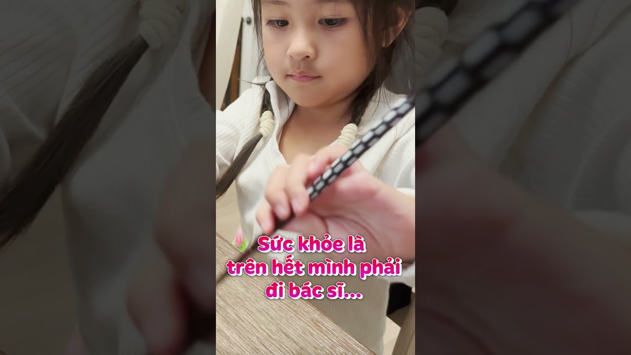 Bé mèo thay Daddy (Đức Tiến) lo lắng cho Mommy... #dailyvlog #shorts #baby  #vlog #cuocsong #giadinh