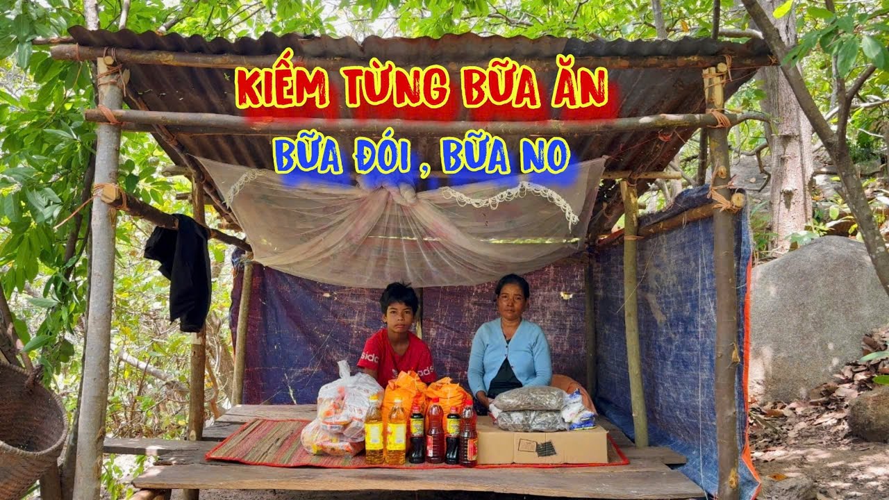 MẸ GIÀ dắt con trai khờ lên núi KIẾM CƠM, ăn lá đu đủ, chấm MUỐI ỚT để tồn tại - tập 1138