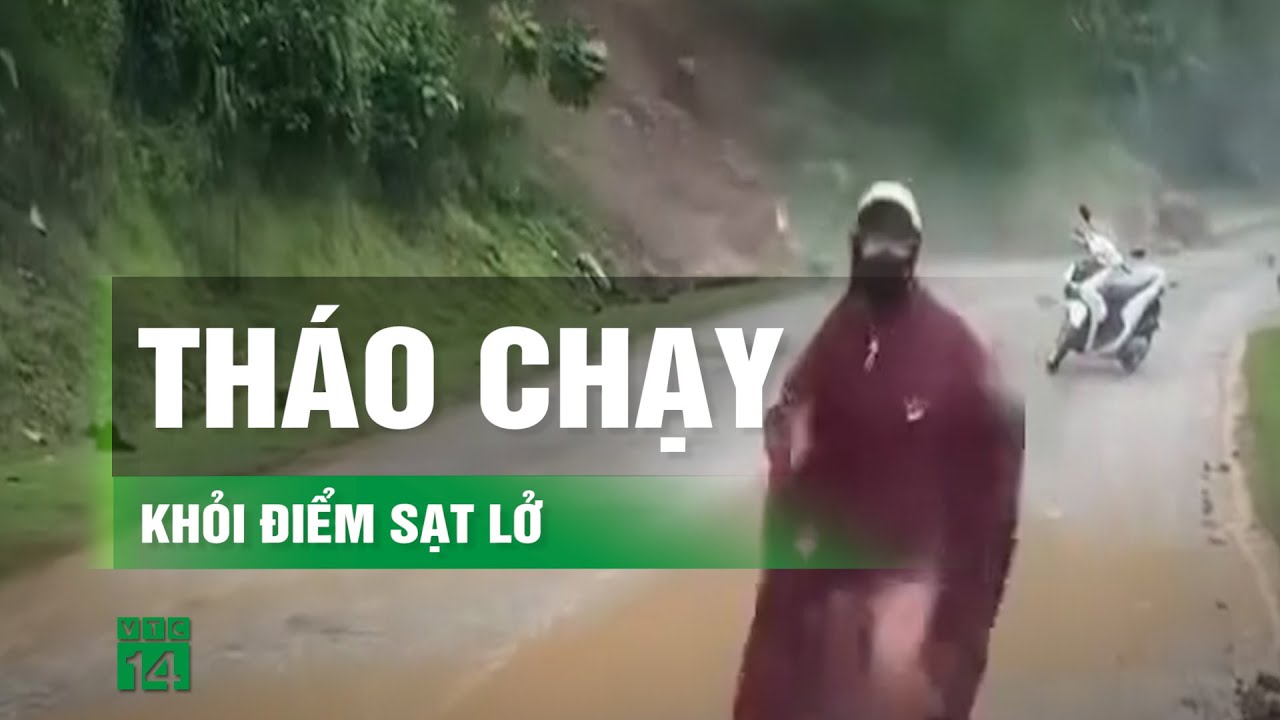 Cô gái bỏ lại xe máy, tháo chạy khỏi điểm sạt lở ở Sơn La | VTC14