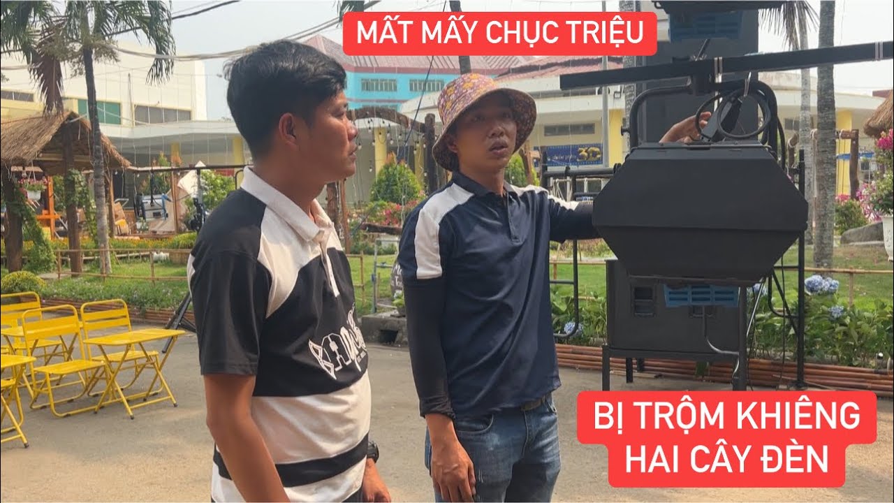 Khương Dừa khóc ròng khi bị trộm hai cây đèn trước Đêm nhạc Ngôi Sao Miệt Vườn