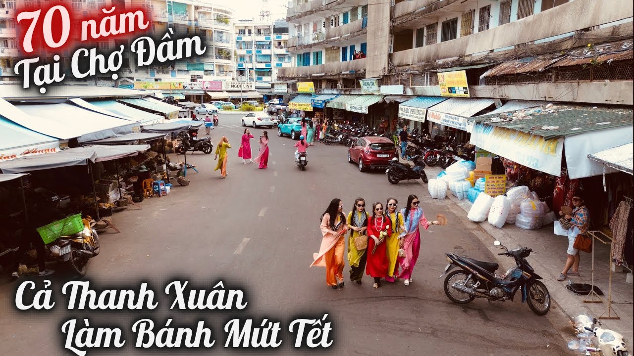 Cụ Bà 99 Tuổi Dành Cả Thanh Xuân 70 Năm Làm Bánh Mứt Tết Ở Chợ Đầm. Đặt Mua 5 triệu Tiền Mứt Làm Quà