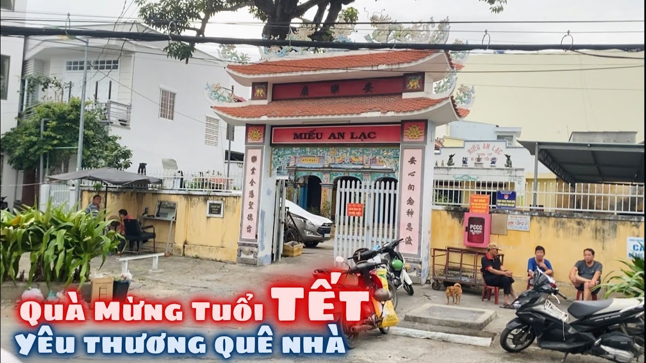 Người Con Xa Xứ Nhớ Nhà. Anh Họ Lâm Tặng Quà Mừng Tuổi Năm Mới Đến Những Bà Con Các Xóm Khó Khăn NT