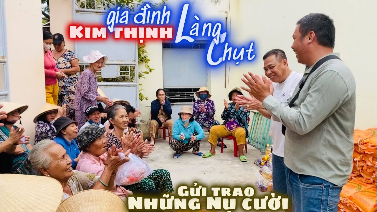 Gia Đình Kim Thịnh 🇨🇦 Trao Tặng Bà Con Làng Chụt Quà Yêu Thương Mùa Vu Lan. Ai Cũng Hỏi Thăm Bà Út