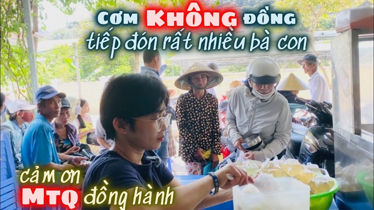 Một Ngày Có Rất Đông Bà Con Đến Nhận Cơm Không Đồng Ở Bếp Tình Người Nha Trang. Cảm Ơn MTQ Từ Úc-Mỹ