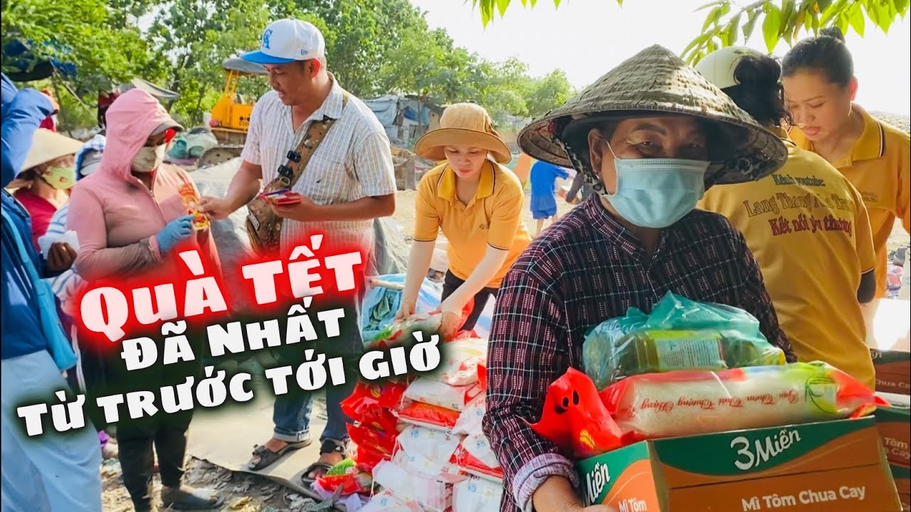 Bãi Rác Hòn Ngang Nhận Quà Tết Đã Nhất Từ Trước Tới Giờ. Cảm Ơn Cô Mười Thuyền Nauy và Cô Chín Nữ TH