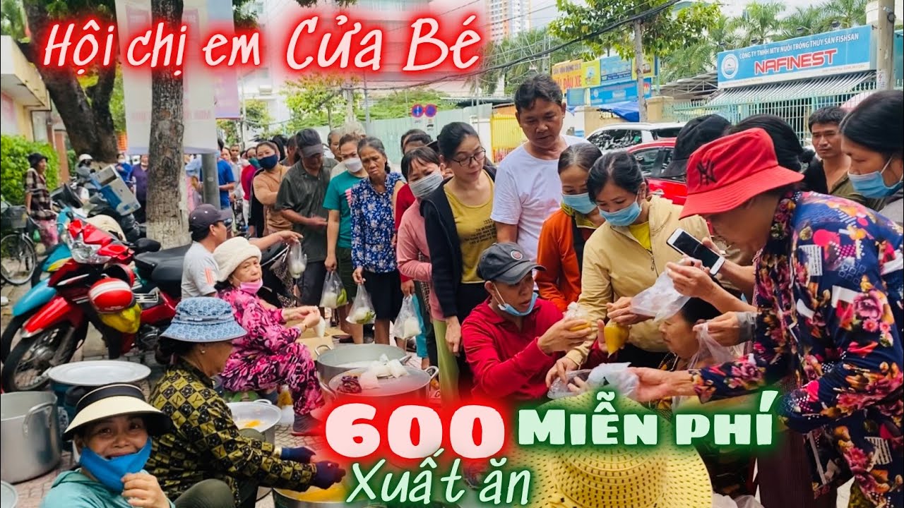 Hội Chị Em Cửa Bé Với 600 Phần Bò Kho Và Cháo Thịt Bằm Gửi Đến Bà Con Bệnh Viện Tỉnh Khánh Hòa. LTNT