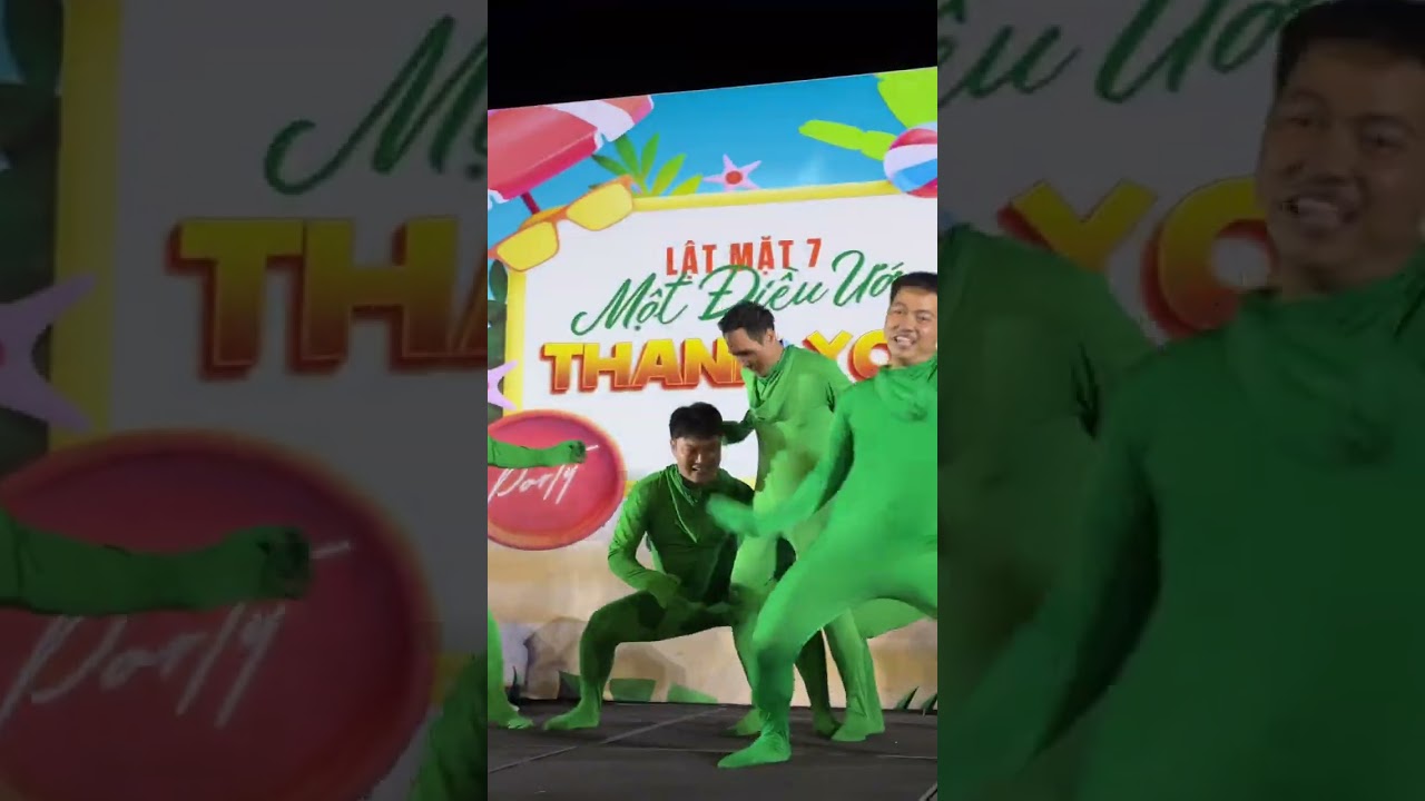 Tổ đạo diễn biểu diễn tại Thank You Party Lật Mặt 7 Một Điều Ước