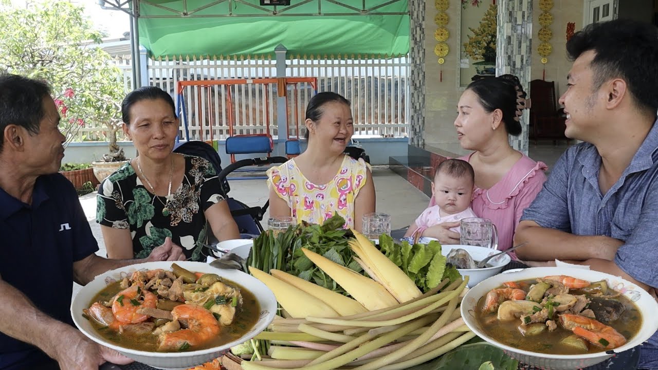 V390. Bữa cơm mắm kho đạm bạc - Út về cả nhà đều vui