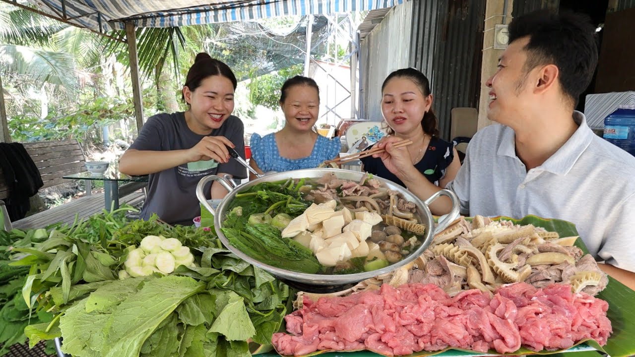 V411. Nấu nồi lẩu bò nóng hổi ăn vào mùa mưa là ngon đúng bài