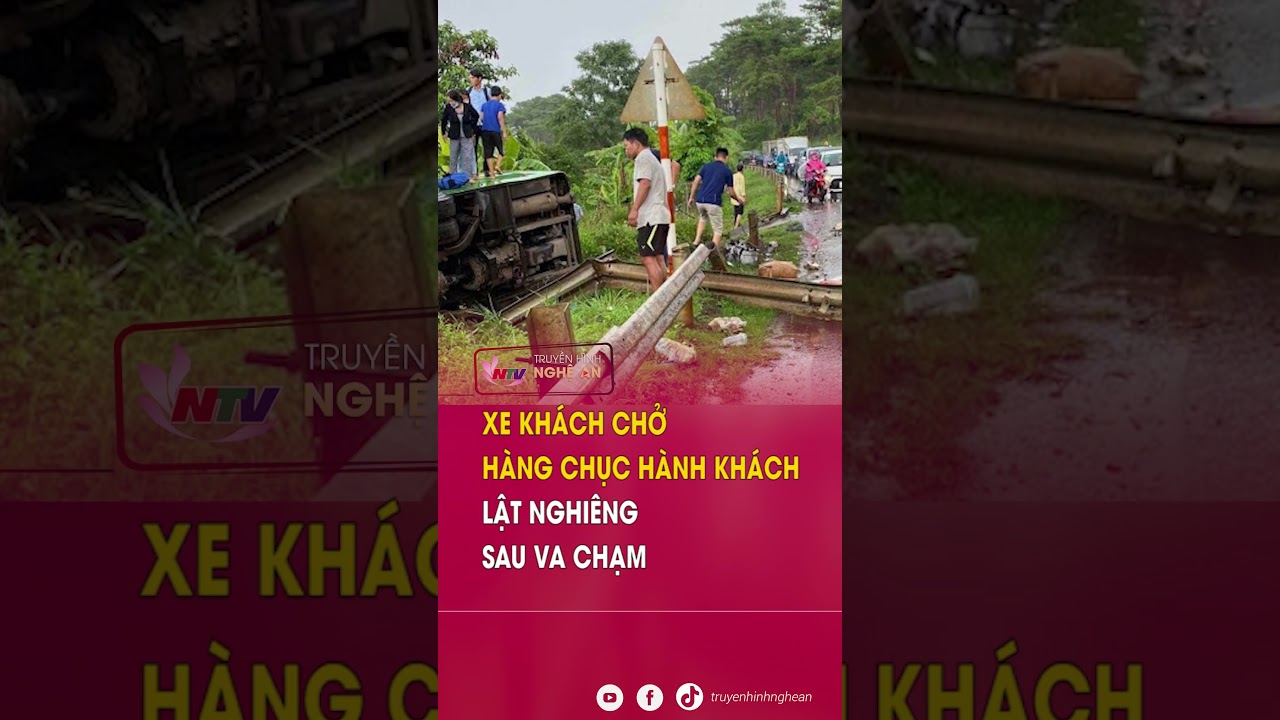 Xe khách chở hàng chục hành khách lật nghiêng sau va chạm