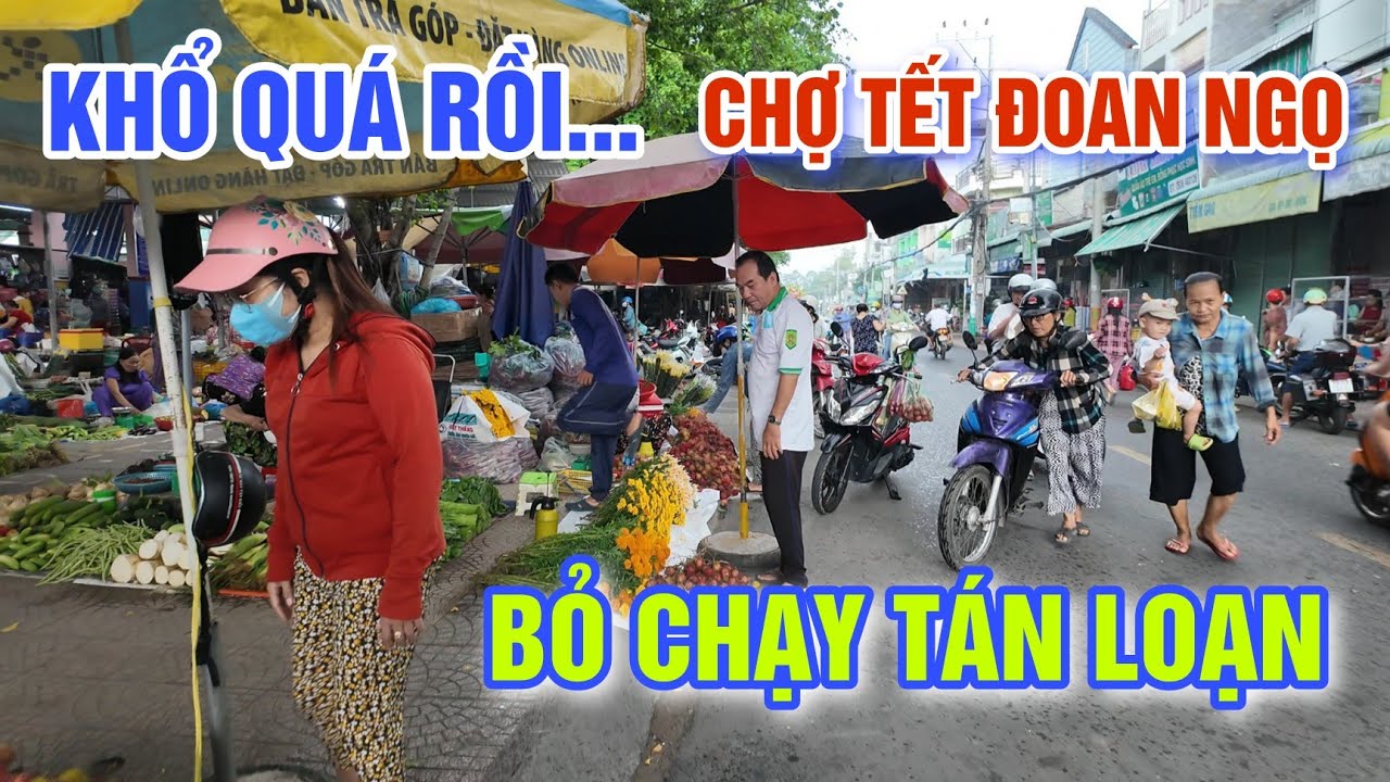 KHỔ QUÁ BÀ CON BỎ "CHẠY TÁN LOẠN" NGÀY TẾT ĐOAN NGỌ Ở CHỢ RẠCH CHANH VÌ CƠN MƯA BẤT CHỢT