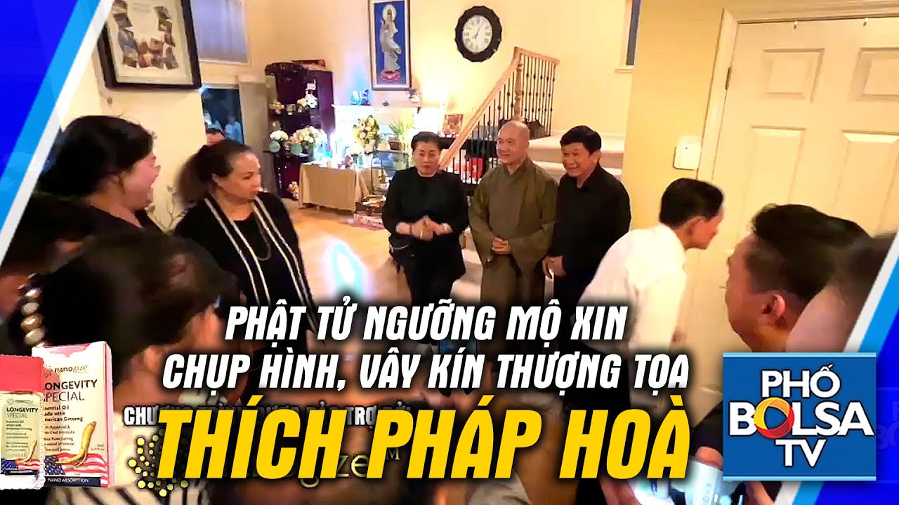 Phật tử ngưỡng mộ vây kín xin chụp hình, thầy Pháp Hòa vui vẻ chiều lòng tất cả