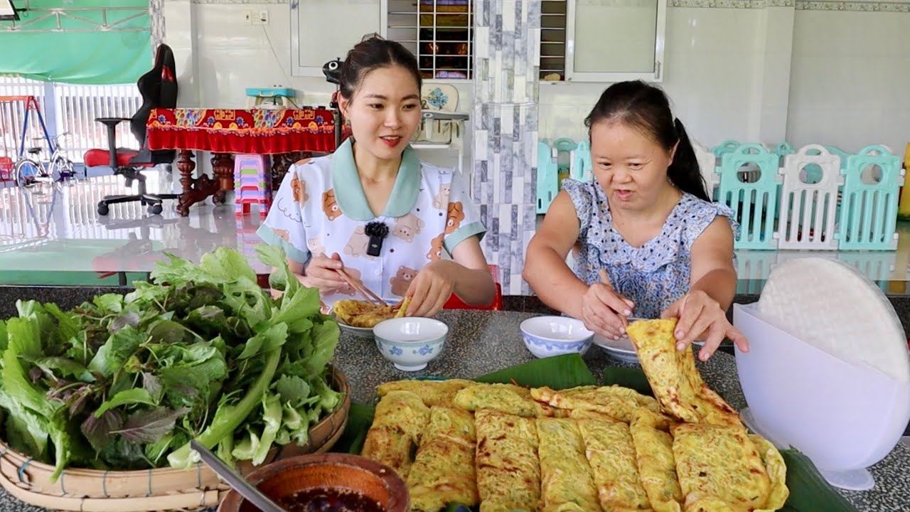 Ngày ăn chay: Quyên đổ bánh xèo, hái rau vườn vô 2 cô cháu ăn ngon ghê luôn…