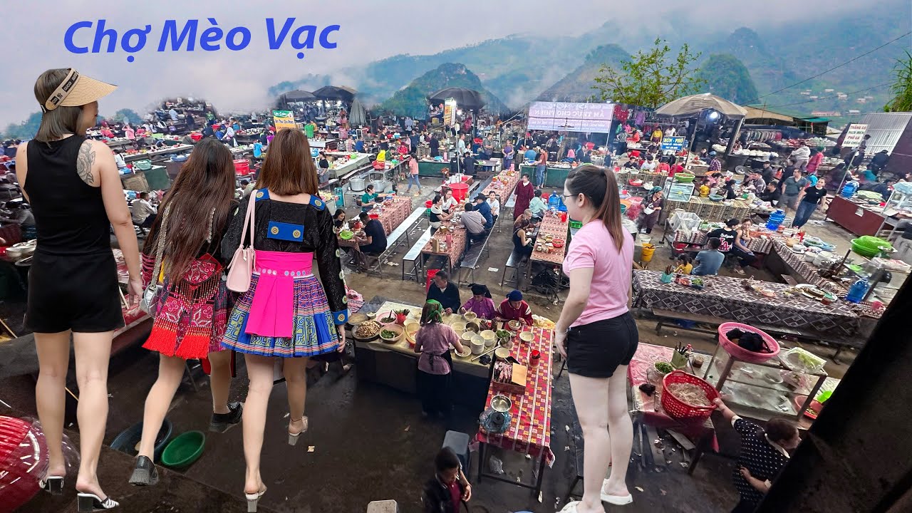 Chợ phiên Mèo Vạc- Bất ngờ với khu ẩm thực hoành tráng ngang chợ Bắc Hà