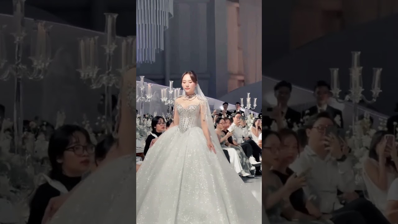 Mai Phương và Tiểu Vy tại Wedding Fashion Show với BST Deep In Ocean của thương hiệu Hacchic Couture