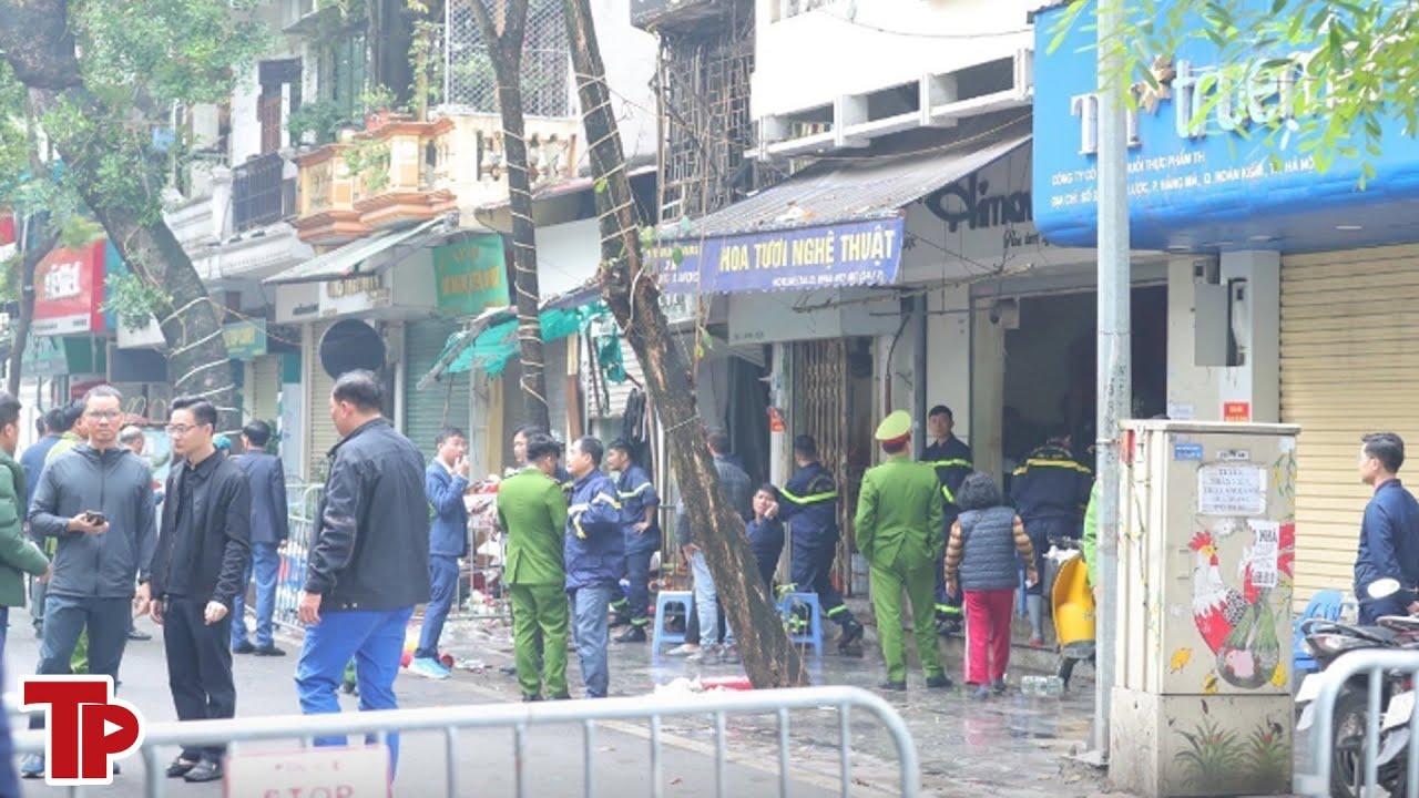 Cháy nhà trên phố Hàng Lược, Hà Nội khiến 4 người tử vong | Tiền Phong TV