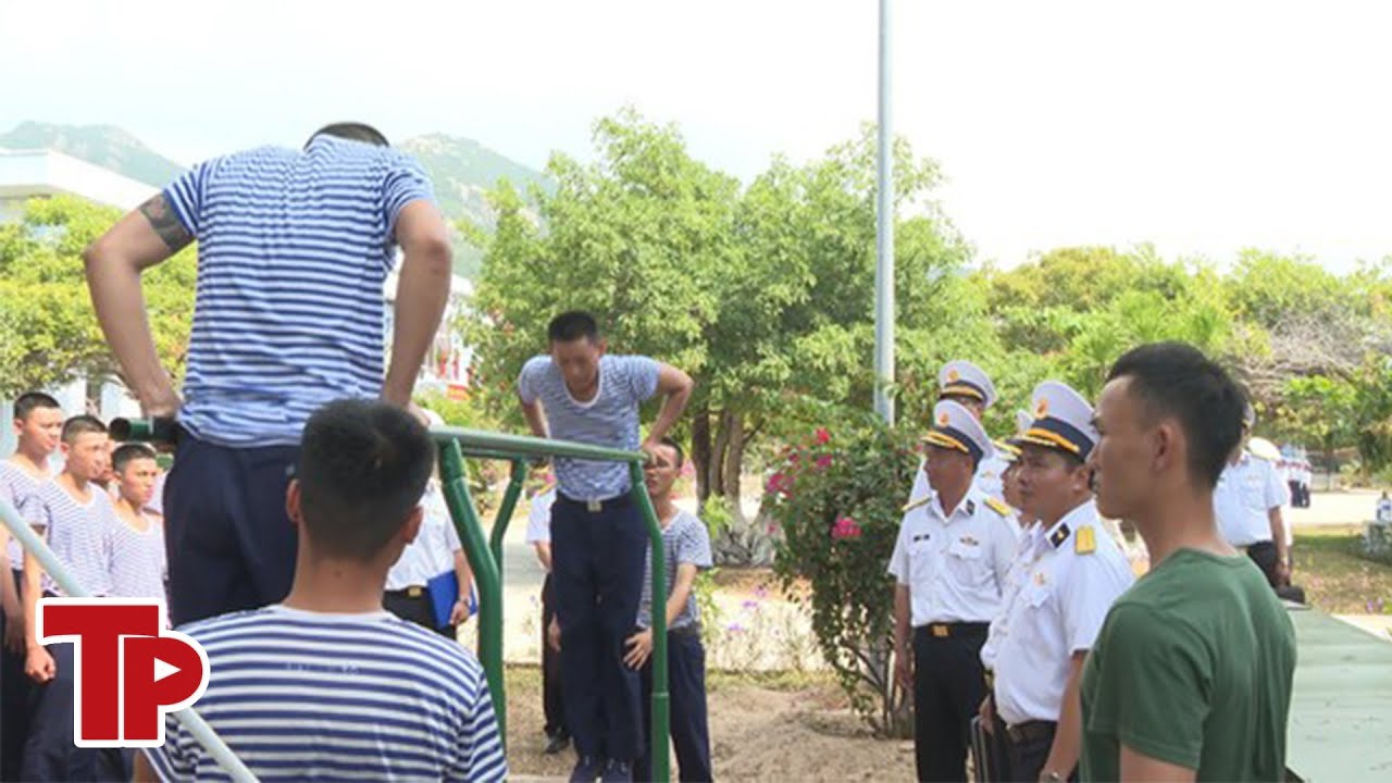 Tư lệnh Vùng 4 Hải quân tiếp sức tân binh sau tuần đầu nhập ngũ | Tiền Phong TV