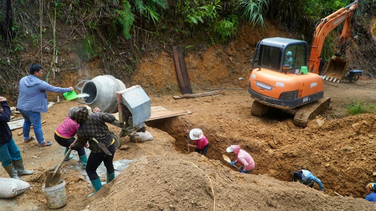 Đường Nậm Biếu (T20) Thăm gian hàng AE Team Dân bản đào móng trộn bê tông đổ đáy cống ầm ầm