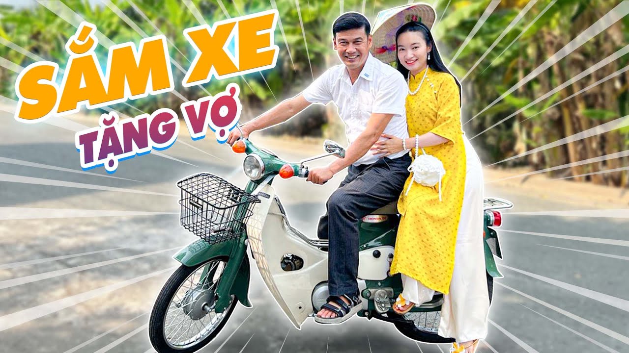 Tiết Cương sắm Honda Dame Huyền thoại cho Ngọc Thưởng chụp hình áo dài xưa