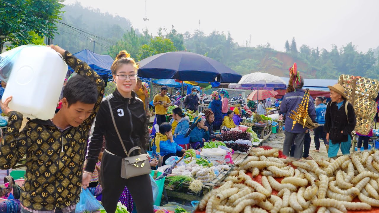 ĐẶC SẢN TÂY BẮC BÀY BÁN RẤT NHIỀU TẠI CHỢ PHIÊN LÙNG PHÌNH