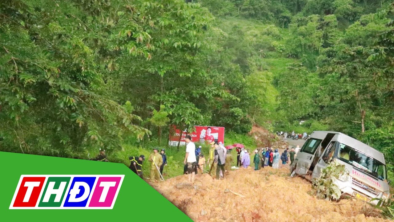 Sạt lở đất vùi lấp xe khách ở Hà Giang, 11 người tử vong | THDT