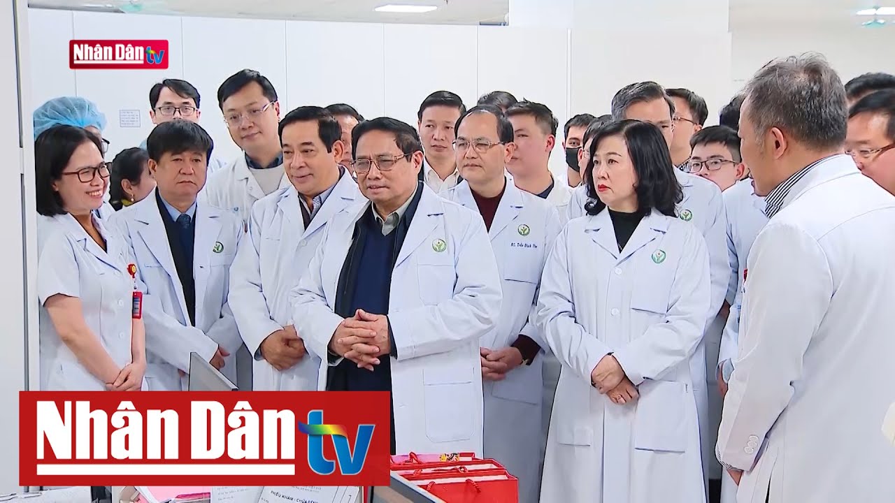 Thủ tướng thăm, động viên y bác sĩ và người bệnh ngày 29 Tết