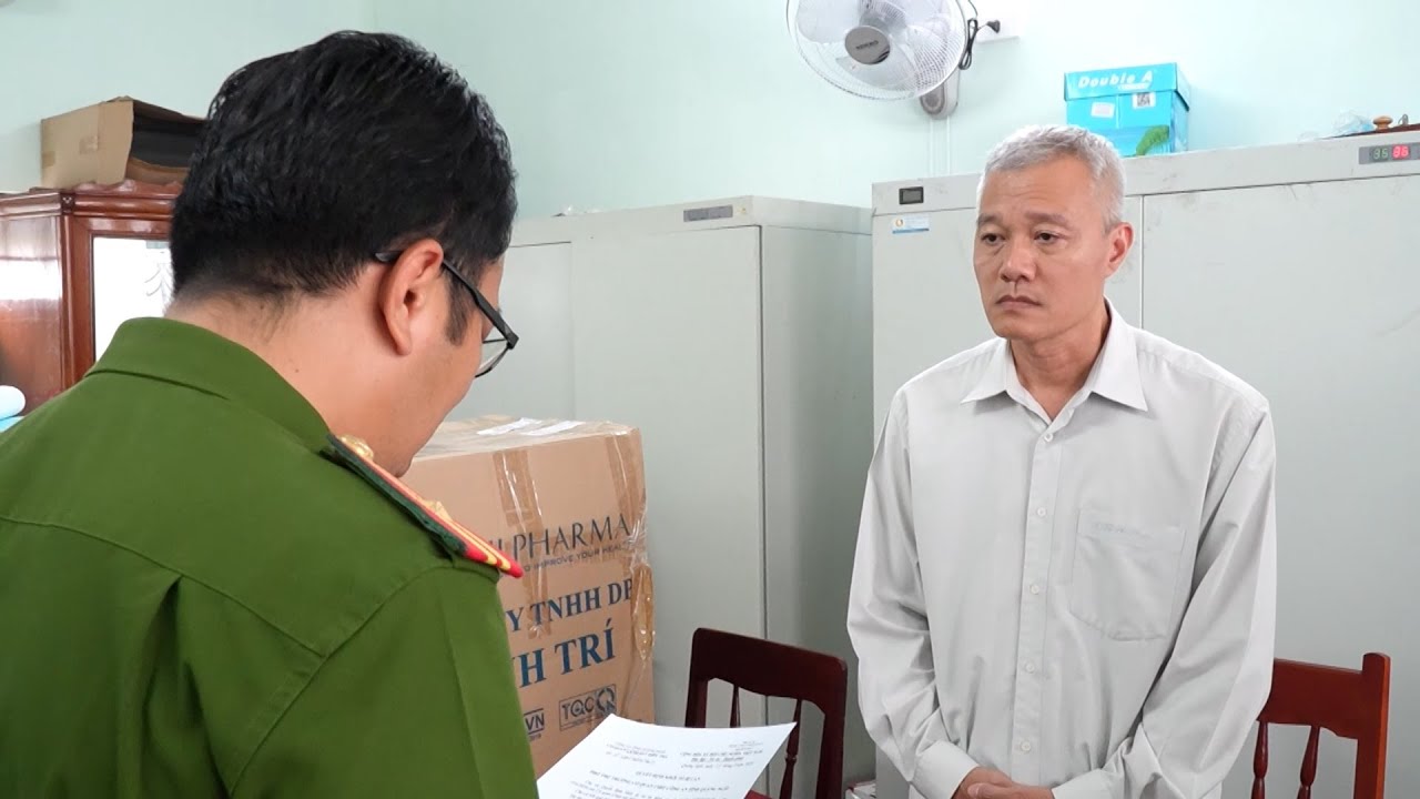 Khởi tố nguyên Trưởng phòng Ban Quản lý KKT Dung Quất và các KCN Quảng Ngãi vì nhận hối lộ | PTQ