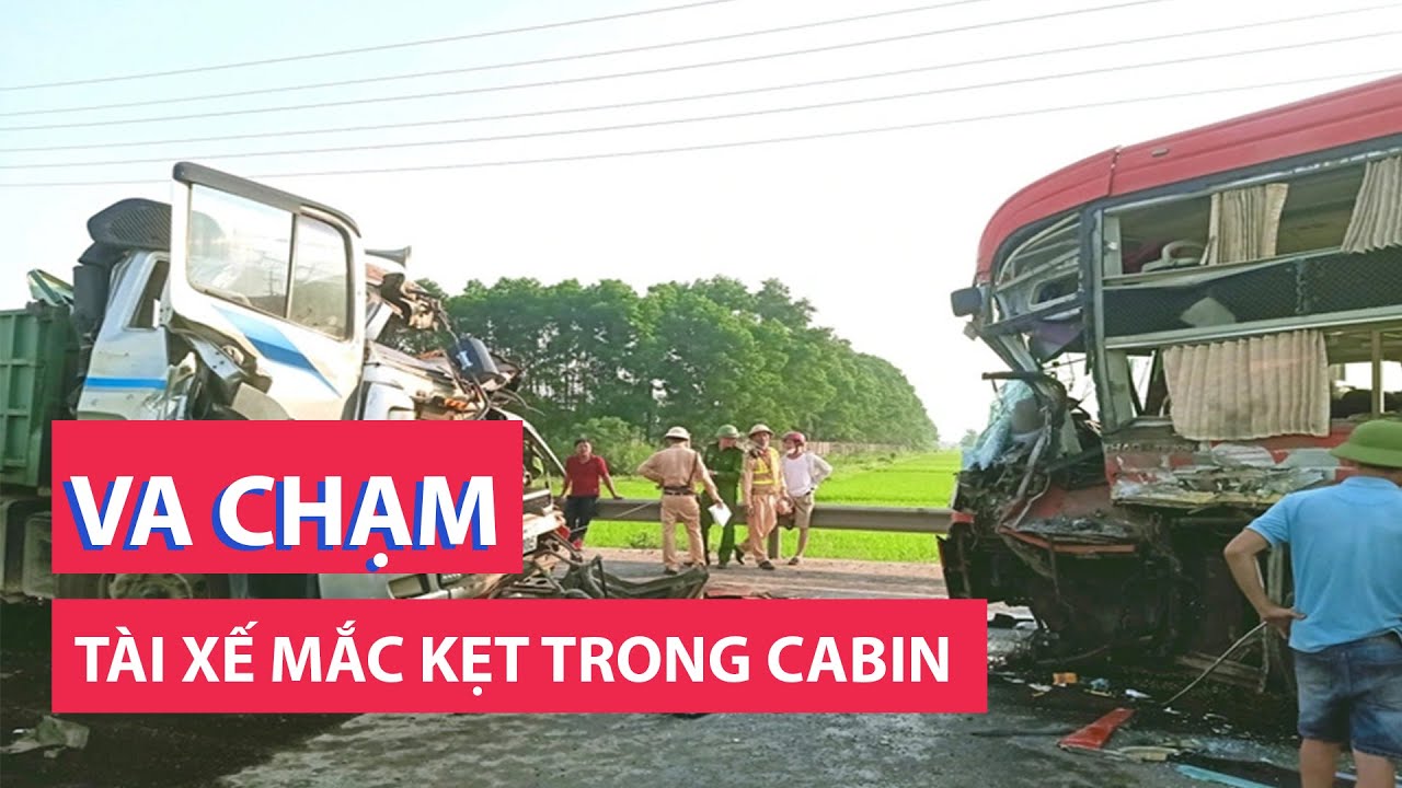 Xe khách và xe tải đấu đầu, 2 tài xế mắc kẹt trong cabin