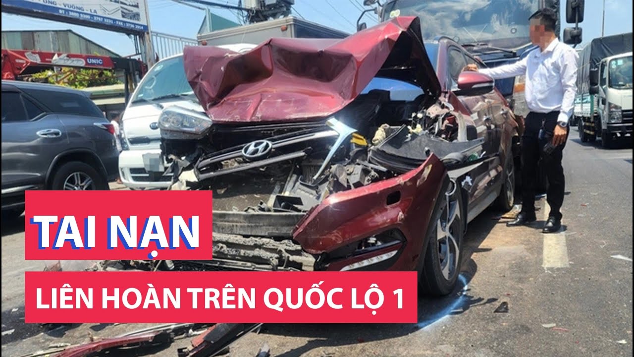 Ô tô 5 chỗ biến dạng sau tai nạn liên hoàn trên quốc lộ 1