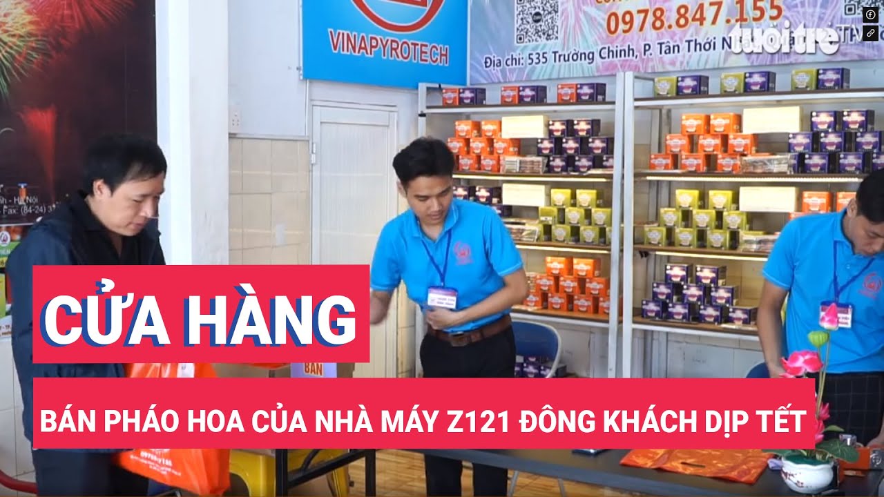 Cửa hàng bán pháo hoa của nhà máy Z121 đông khách dịp Tết