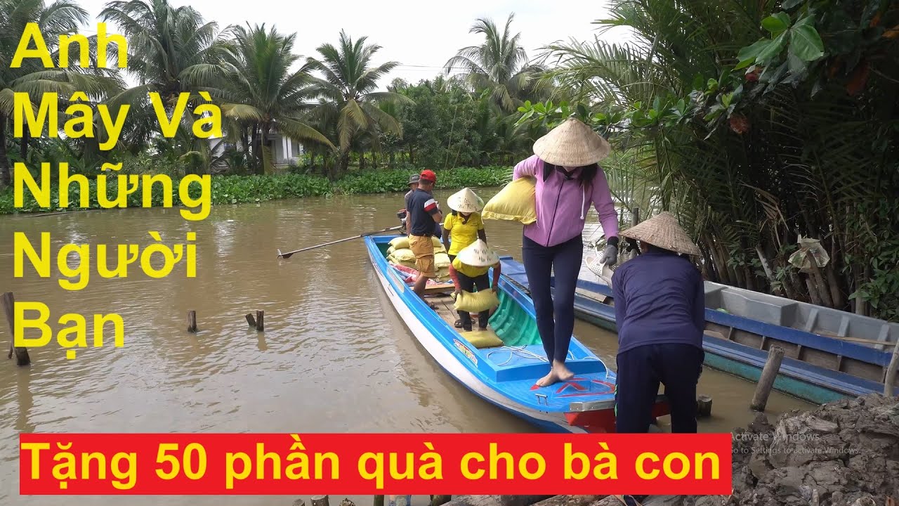 1032 / Anh Mây và những người bạn ở Úc tặng 50 phần quà cho bà con