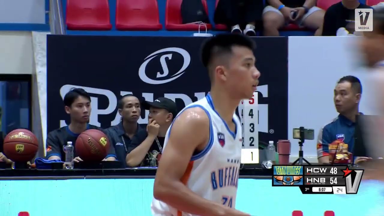 Nguyễn Huy Hoàng (21 PTS - 8 REB - 3 STL - 6/10 3PT) đã thể hiện vì sao cầu thủ trẻ này đạt được sự