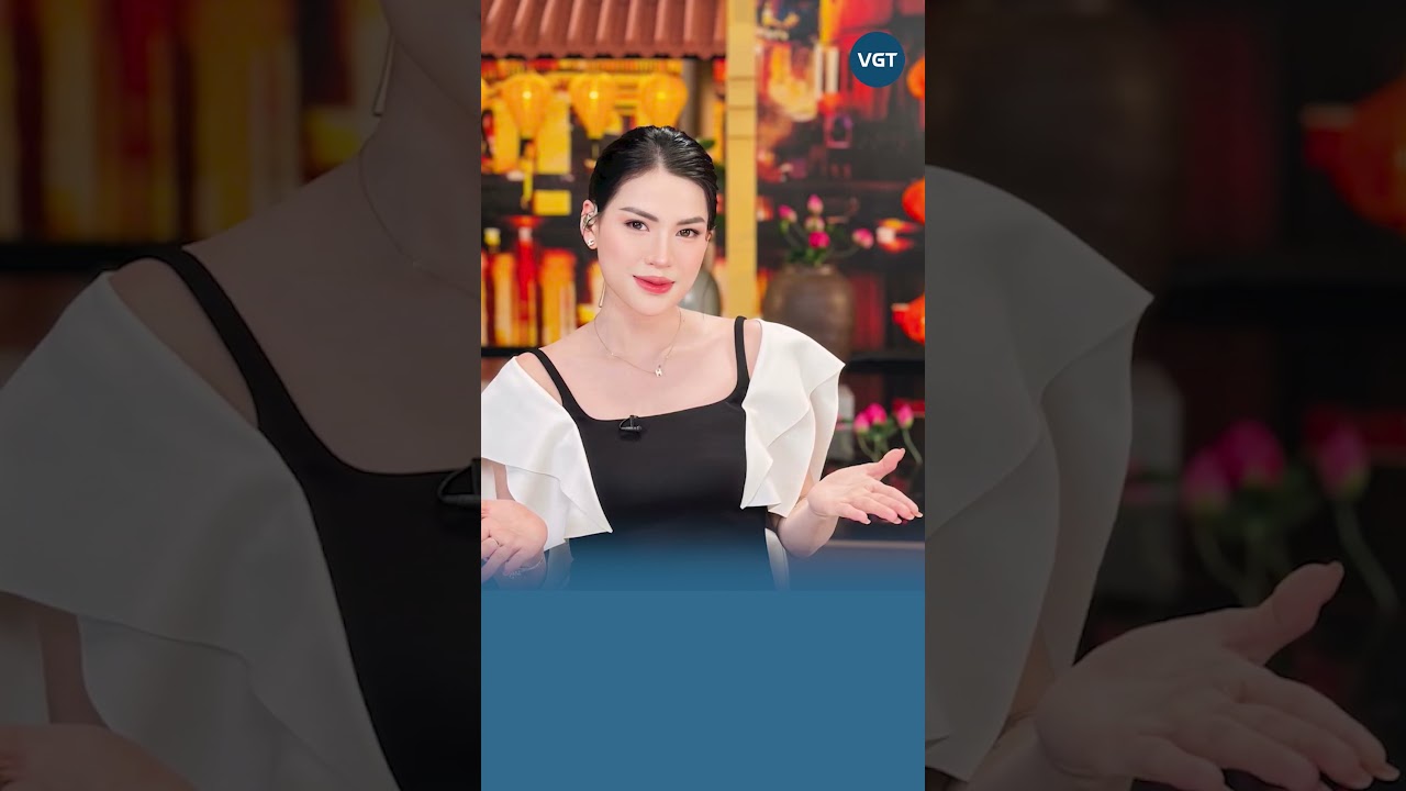 Võ Hà Linh òa khóc trên livestream, mắng nhân viên