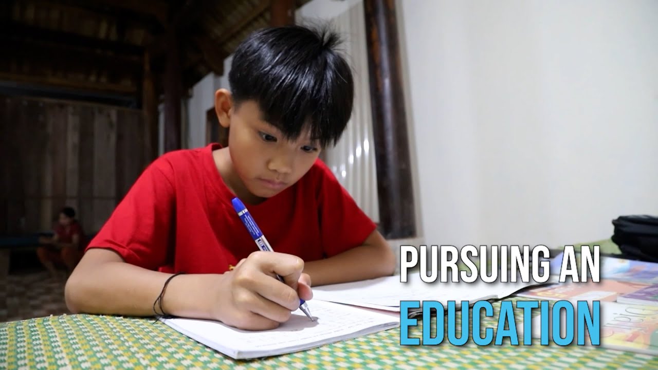 Ethnic minority children pursuing an education / Ước mơ theo đuổi con chữ của học sinh Ơ Đu