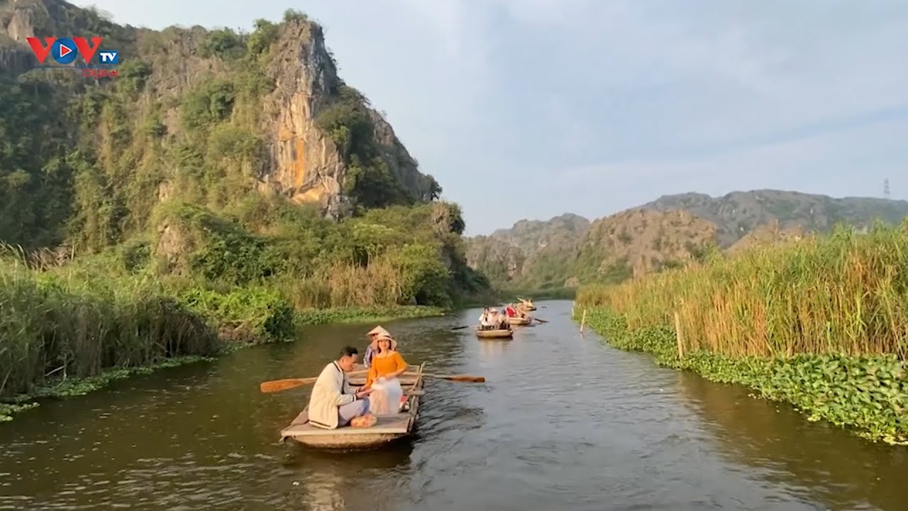 Khám phá vẻ đẹp đầm Vân Long, Ninh Bình