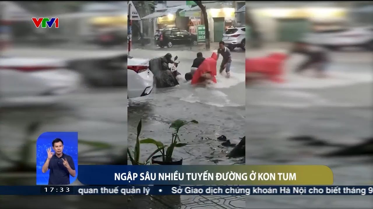 Mưa lớn, nhiều tuyến đường ở TP Kon Tum chìm trong biển nước | VTV24