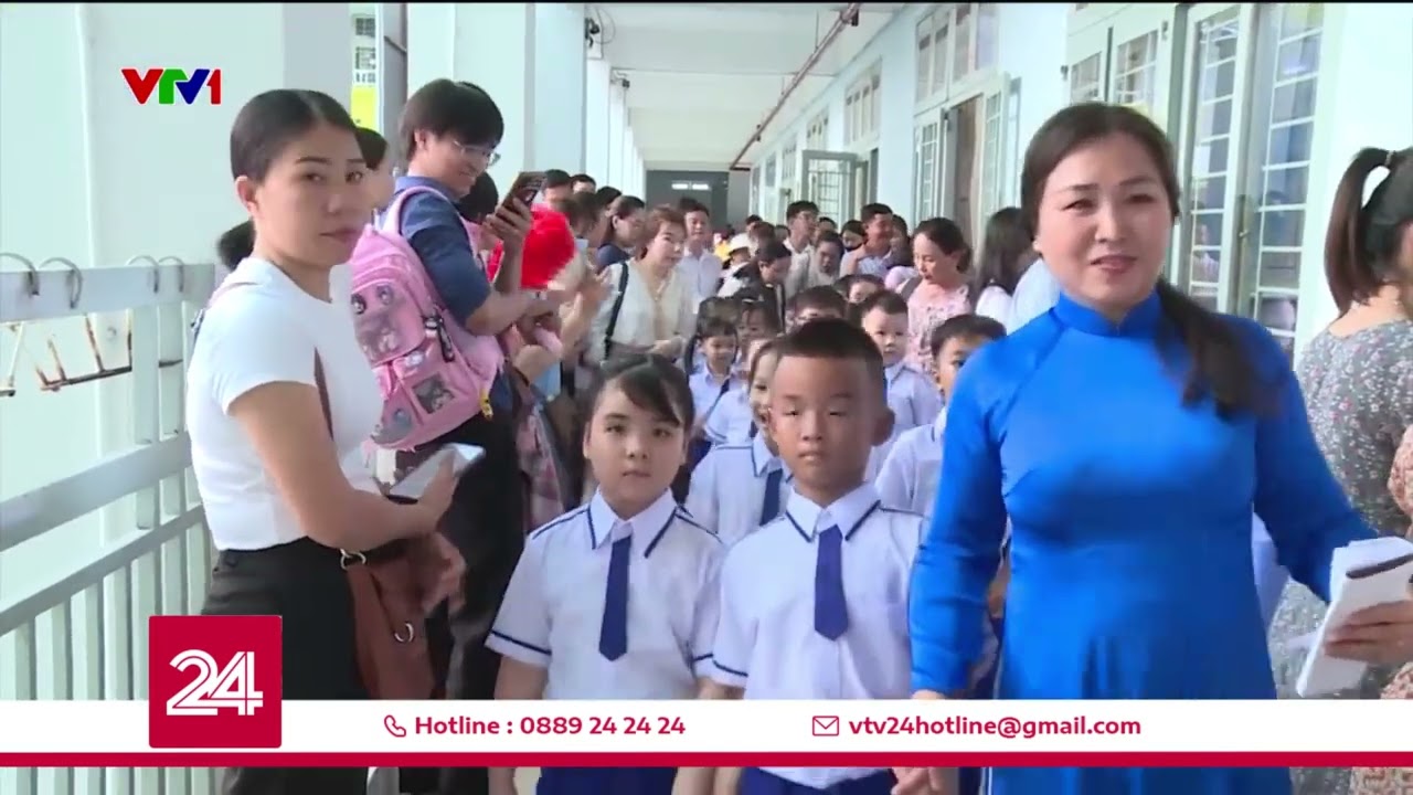 Học sinh lớp 1 tại TP. Hồ Chí Minh nô nức tựu trường | VTV24