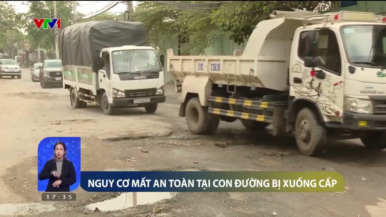 Ổ voi, ổ gà "giăng bẫy" người đi đường ở TP Hồ Chí Minh | VTV24