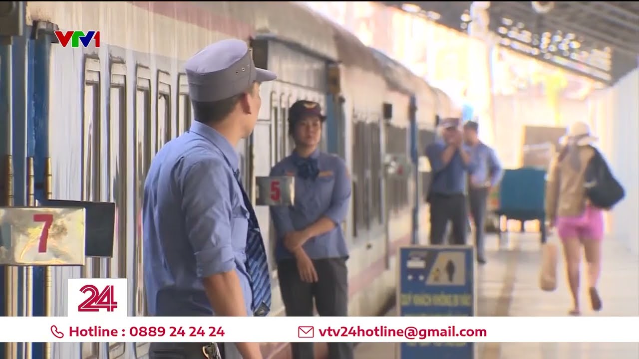 Giá vé máy bay tăng, nhiều người chọn đi ô tô, tàu hỏa | VTV24