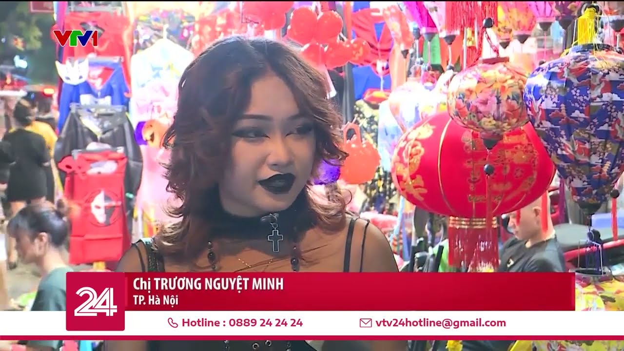 Không khí đêm Halloween ngập tràn ở Hà Nội | VTV24